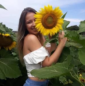 Meet your Posher, Katelyn